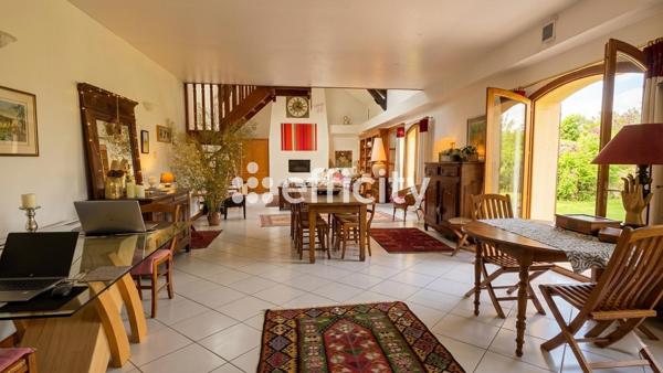 Maison
         6 pièces
        - 222 m² Exclusivité 345 000 € *