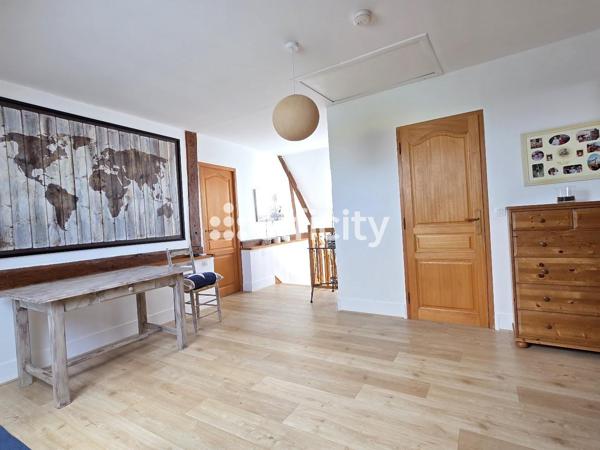 Maison
         6 pièces
        - 222 m² Exclusivité 345 000 € *