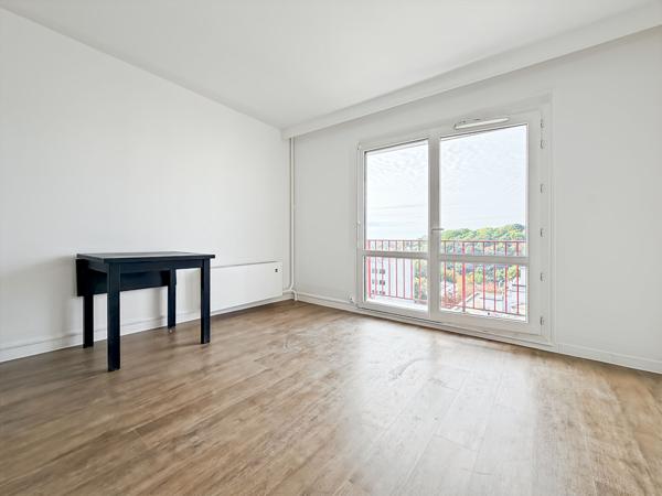 Studio rénové à vendre à Rosny-sous-Bois - Centre-ville - Idéal Investisseur