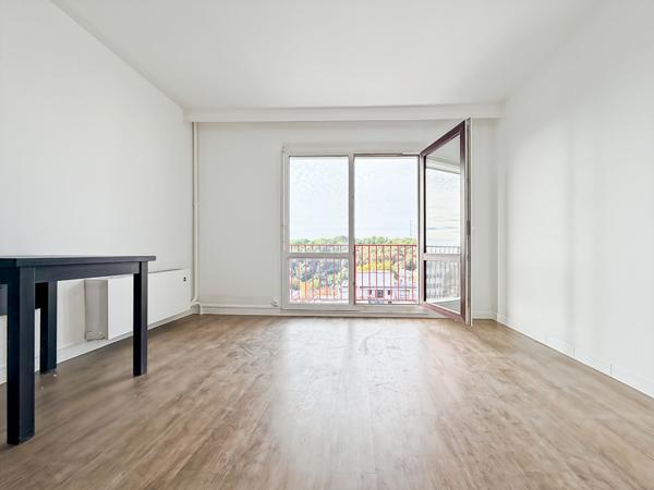 Studio rénové à vendre à Rosny-sous-Bois - Centre-ville - Idéal Investisseur