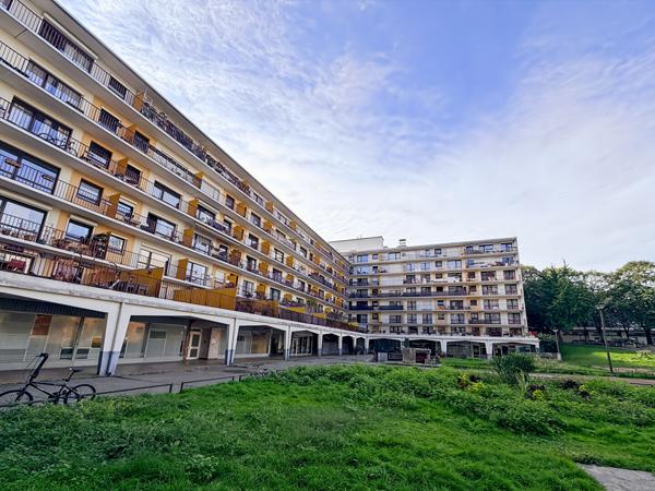 Studio rénové à vendre à Rosny-sous-Bois - Centre-ville - Idéal Investisseur