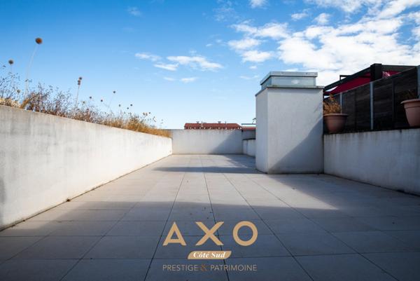 MARSEILLE  LA JOLIETTE  APPARTEMENT T4  91 M²  TERRASSE 100 M²  VUE PANORAMIQUE  BOX FERMÉ  470 000 