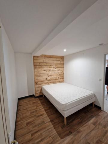 À LOUER – APPARTEMENT MEUBLÉ RÉNOVÉ DE 52 m² – 710 € CHARGES COMPRISES