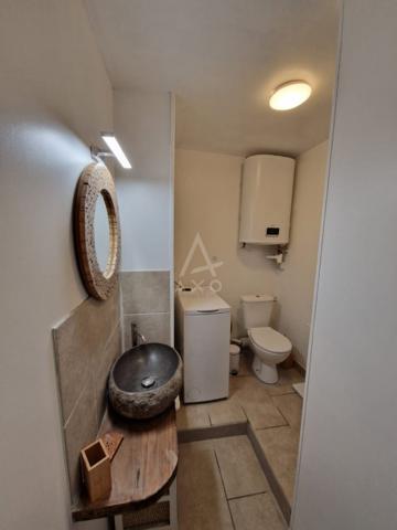 À LOUER – APPARTEMENT MEUBLÉ RÉNOVÉ DE 52 m² – 710 € CHARGES COMPRISES