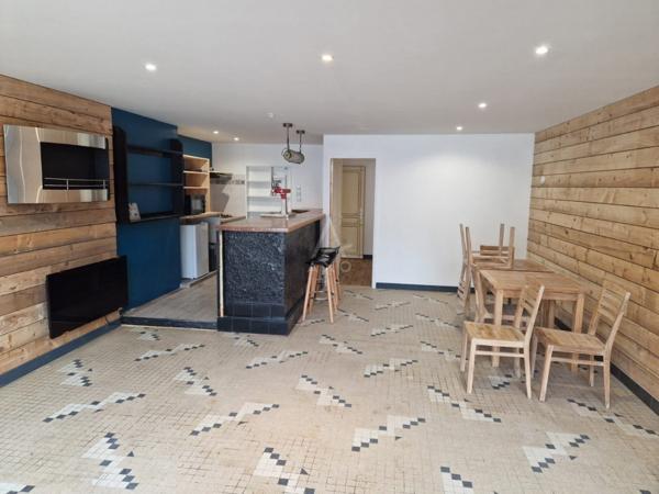 À LOUER – APPARTEMENT MEUBLÉ RÉNOVÉ DE 52 m² – 710 € CHARGES COMPRISES