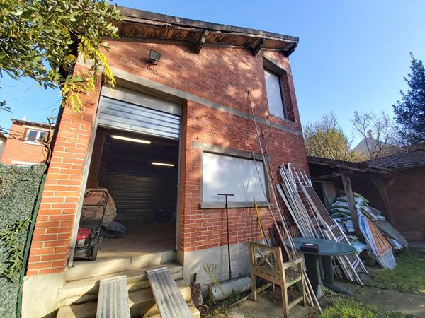 TERRAIN A BATIR €340 000 ** - Référence 1931