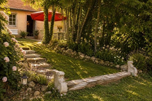 Propriété de caractère d’environ 255 m² au cœur de Montsaugeon – parc clos, sources et dépendances