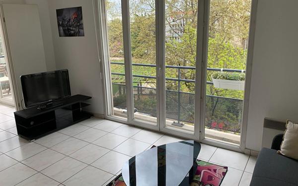 Appartement à louer    1 pièce •  Lyon 8