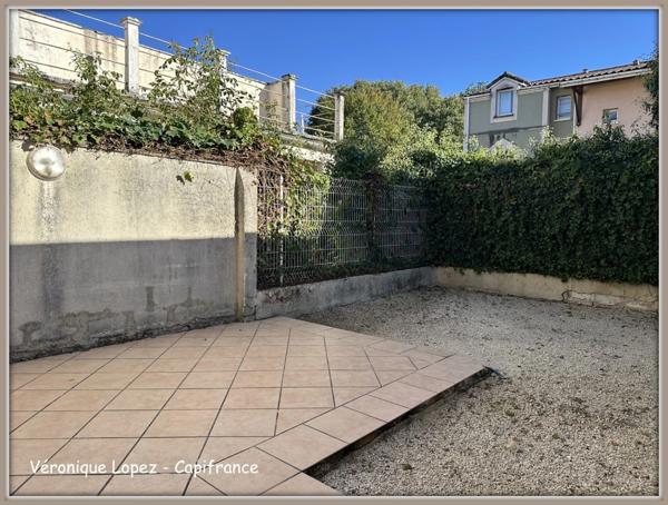 Agen, dans un quartier calme, maison de ville 115 m², 5 pièces principales, avec extérieur