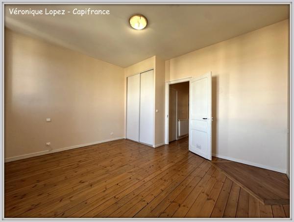 Agen, dans un quartier calme, maison de ville 115 m², 5 pièces principales, avec extérieur