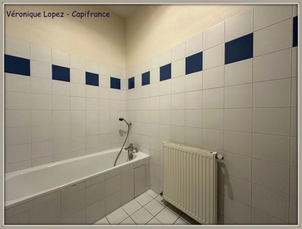 Agen, dans un quartier calme, maison de ville 115 m², 5 pièces principales, avec extérieur