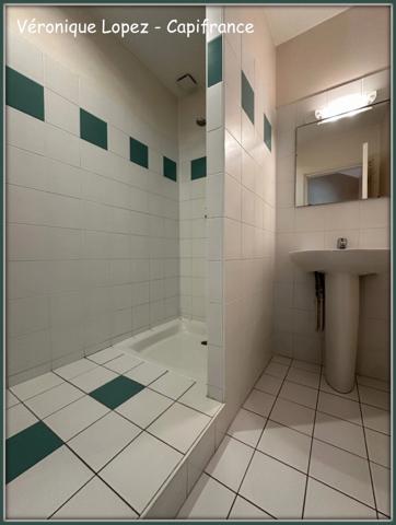 Agen, dans un quartier calme, maison de ville 115 m², 5 pièces principales, avec extérieur