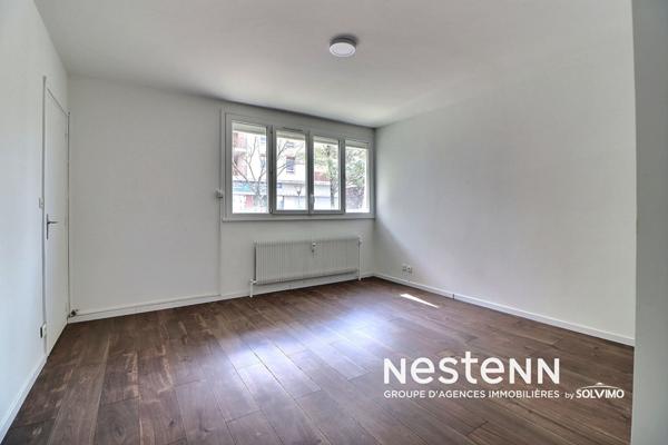 Appartement Saint Priest Centre ville 2 pièces 54 m2 Place de stationnement Cave