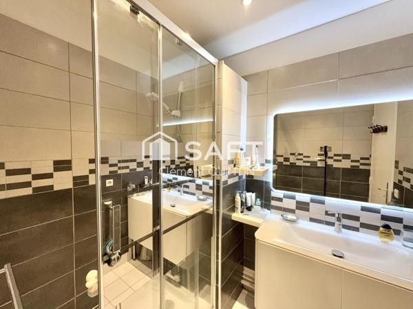 LUMINEUX - REFAIT - MEUBLÉ