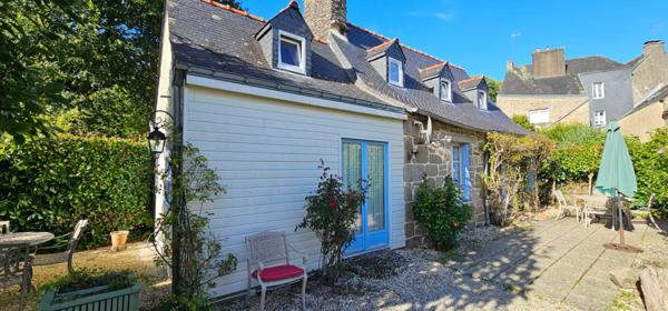 Maison en pierre en bourg