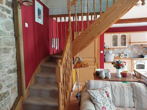 Maison en pierre en bourg