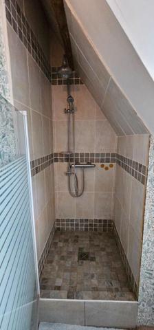 Maison en pierre en bourg