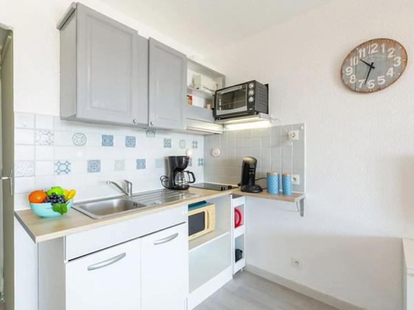 Fréjus, Saint-Aygulf, T2 rénové, proche mer, parking, climatisé