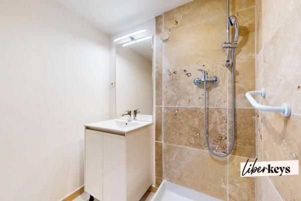 A vendre Saint Maximin la Sainte Baume appartement 32 m² rez-de-chaussée