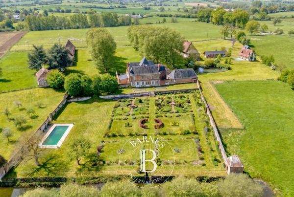 Gournay-en-Bray, Manoir 10 Chambres -  554 m² à vendre