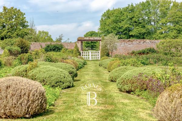 Gournay-en-Bray, Manoir 10 Chambres -  554 m² à vendre