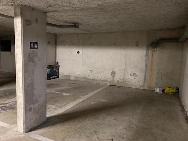Parking / Garage à louer à Villefranche
