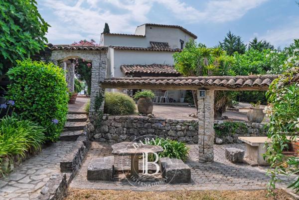 Vence, Villa 6 Chambres -  180 m² à vendre
