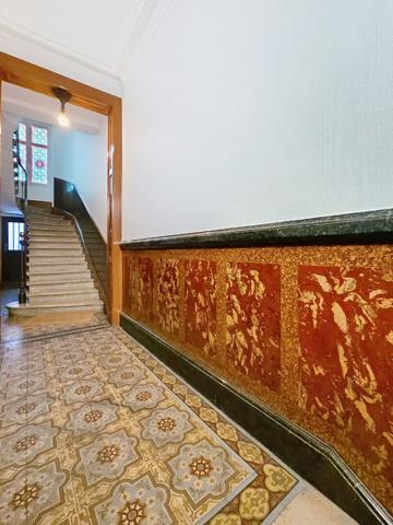 Duplex de caractère _ dernier étage _ 4 chambres _ 3 salles de bains _ balcons _ studio annexe