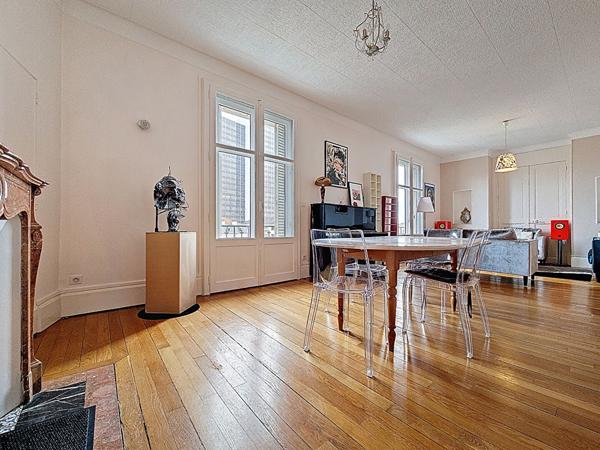 Duplex de caractère _ dernier étage _ 4 chambres _ 3 salles de bains _ balcons _ studio annexe