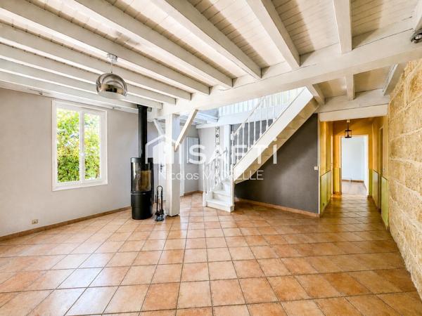 Maison en pierre de caractère avec piscine