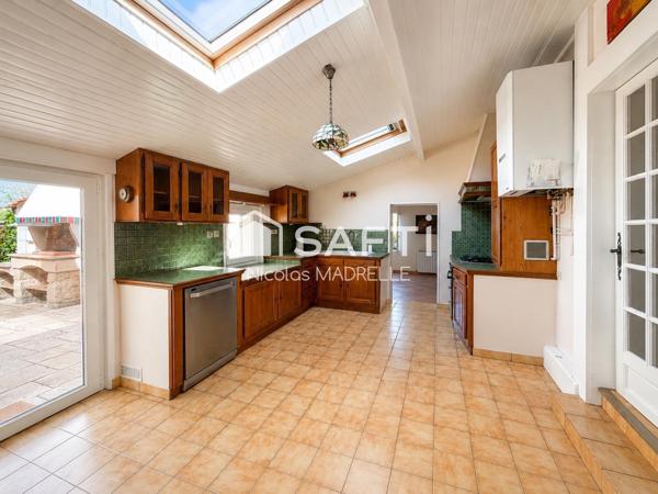 Maison en pierre de caractère avec piscine