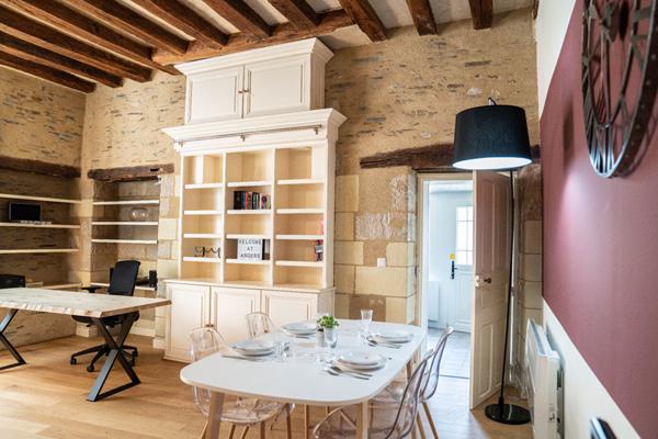 Appartement à Angers secteur Gare/ Château de 2 pièces de 63m² avec parking