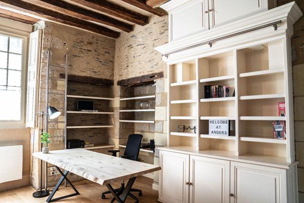 Appartement à Angers secteur Gare/ Château de 2 pièces de 63m² avec parking