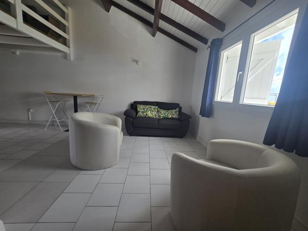 Appartement à louer 700 € CC ST FRANCOIS 1 pièce 32 m² DPE E