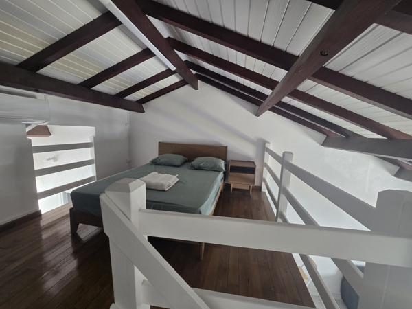 Appartement à louer 700 € CC ST FRANCOIS 1 pièce 32 m² DPE E