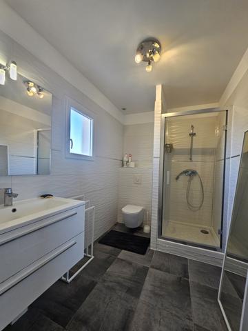 Lunel (34400) Grande maison composée de 2 appartements - 34400 - Lunel