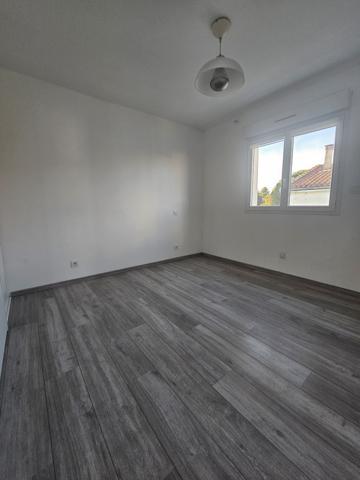 Lunel (34400) Grande maison composée de 2 appartements - 34400 - Lunel