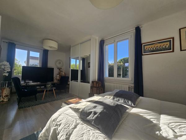 Lunel (34400) Grande maison composée de 2 appartements - 34400 - Lunel