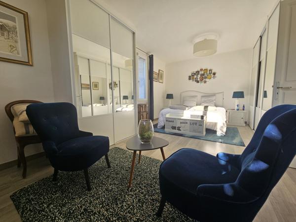 Lunel (34400) Grande maison composée de 2 appartements - 34400 - Lunel