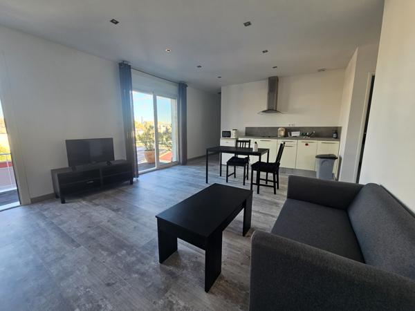 Lunel (34400) Grande maison composée de 2 appartements - 34400 - Lunel