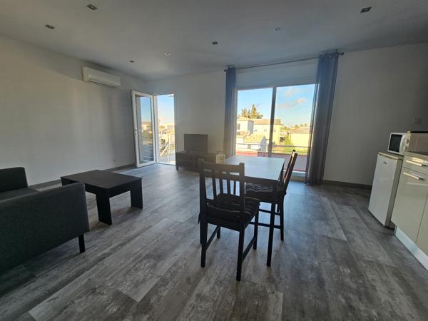 Lunel (34400) Grande maison composée de 2 appartements - 34400 - Lunel