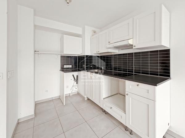 À vendre Appartement T2 de 39 m² + terrasse 6,5m² + parking fermé Résidence Espace et Jardin