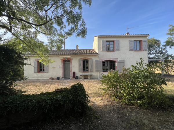 Maison T4 avec garage et dépendance sur un terrain d'un hectare