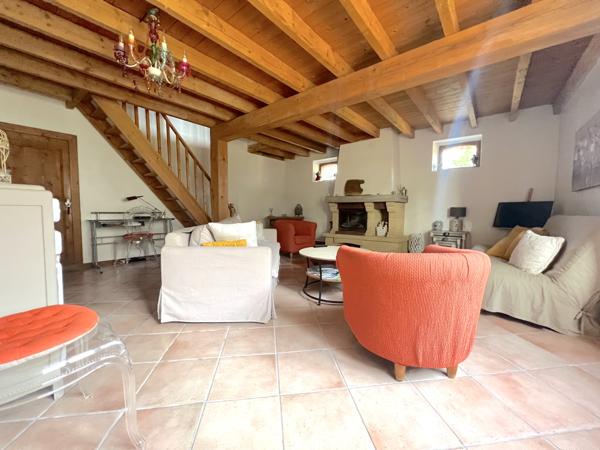 Maison T4 avec garage et dépendance sur un terrain d'un hectare