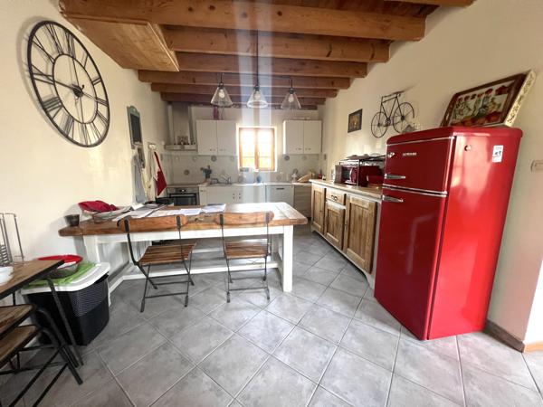Maison T4 avec garage et dépendance sur un terrain d'un hectare