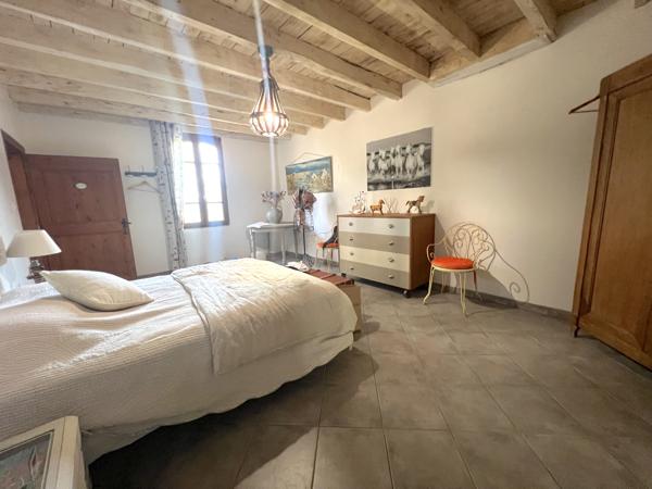 Maison T4 avec garage et dépendance sur un terrain d'un hectare