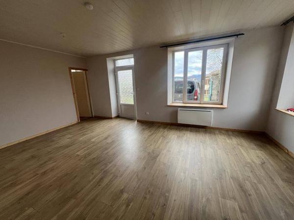 Appartement T3 en rez de chaussé dans villa / 43800 Beaulieu