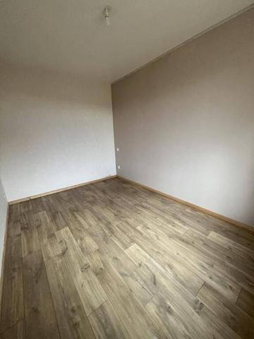 Appartement T3 en rez de chaussé dans villa / 43800 Beaulieu