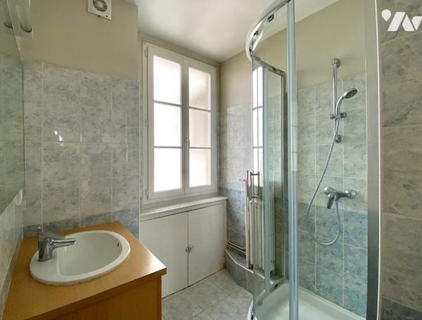 RENNES - Champ de Mars, Grand appartement T2 de 63 m² avec cave