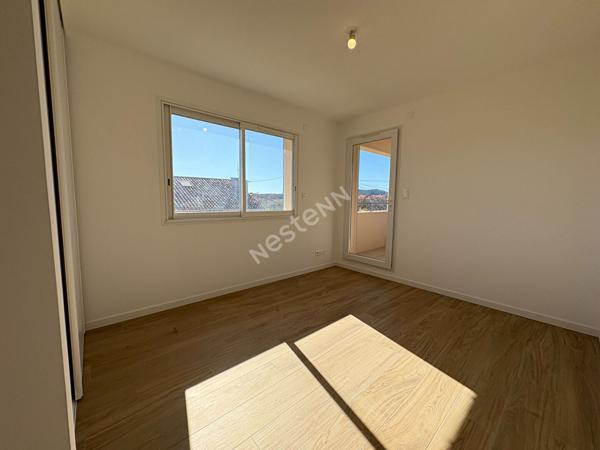 HYERES Ouest , A Vendre, Villa Neuve T7, 142.50 M2, Jardin, Piscine, Garage.